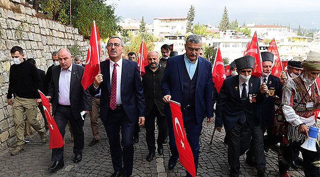 Güngör: “Türk Bayrağı Ümmetin Ümididir”