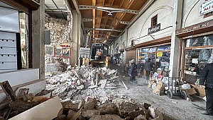Tarihi Kapalı Çarşı’da Depremin İzleri Siliniyor