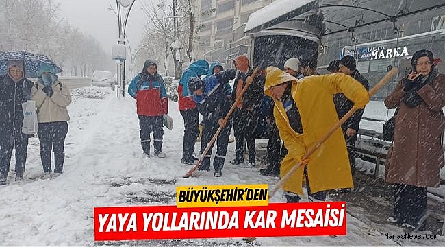Büyükşehir’den Yaya Yollarında Kar Mesaisi