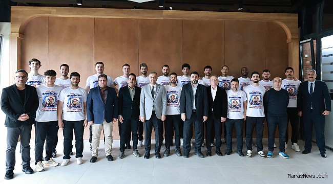 Başkan Toptaş, Efeler Ligi’ne yükselen Onikişubat Belediye Spor ile şampiyonluk yemeğinde buluştu