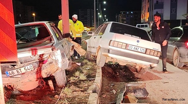 Elbistan’da iki otomobil çarpıştı: 3 Yaralı